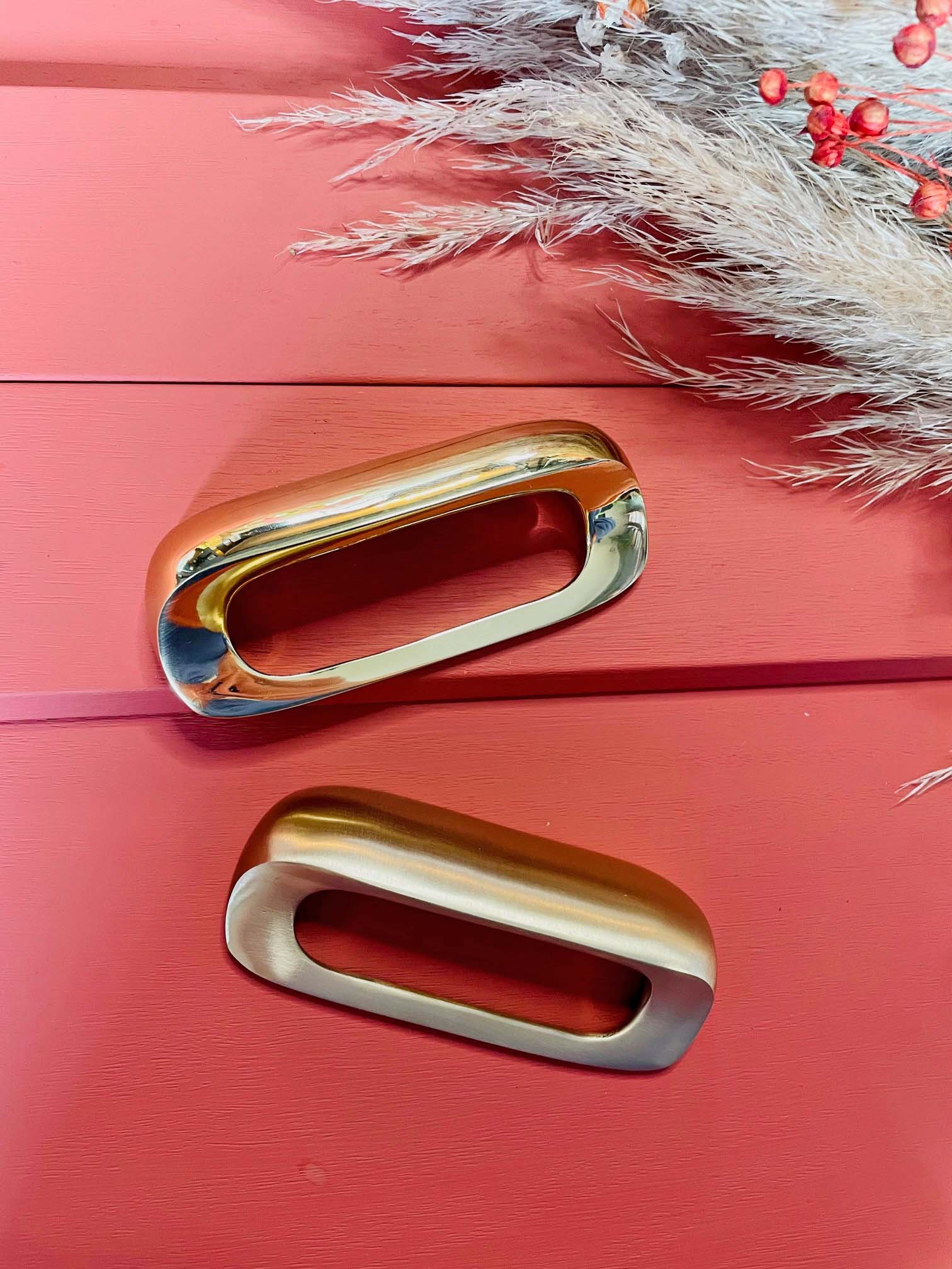 Curved Cup Pull